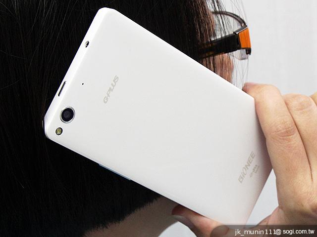 G-PLUS E6輕薄智慧機 配備MTK四核+2GB記憶體