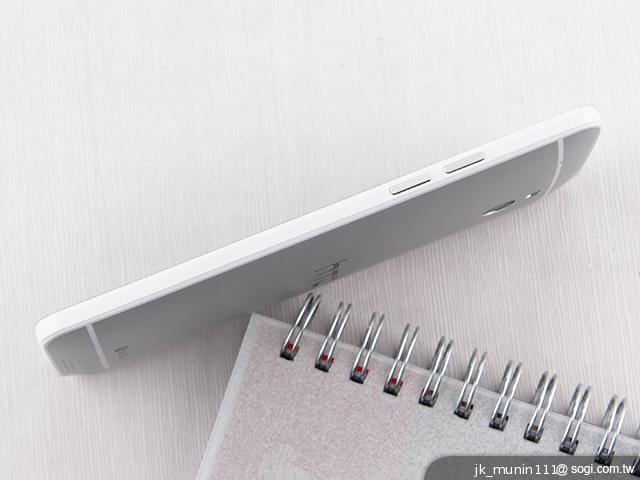 HTC One mini 旗艦功能 微縮迷你身型