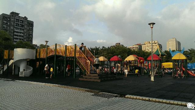 HTC One mini 旗艦功能 微縮迷你身型