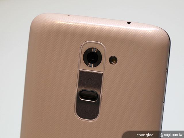 LG G2旗艦機登台體驗 9月底推預購、10月開賣