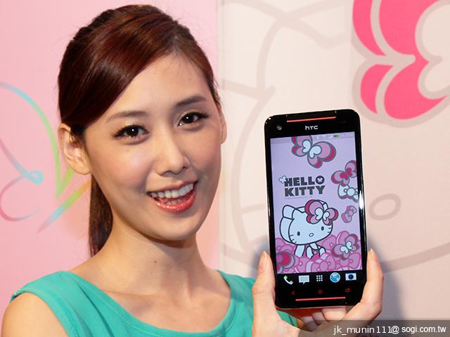 宏達電、長榮航合推Butterfly s Hello Kitty限量版