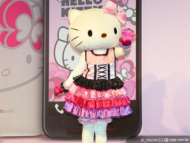 宏達電、長榮航合推Butterfly s Hello Kitty限量版