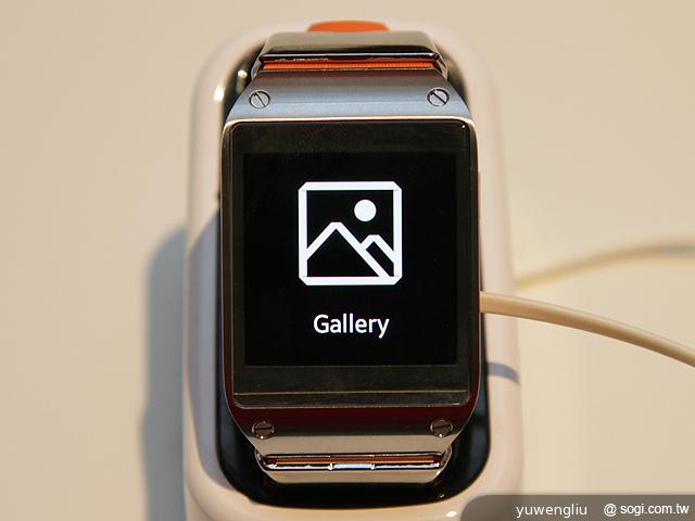 SAMSUNG GALAXY Gear智慧手錶動手玩【IFA 2013】
