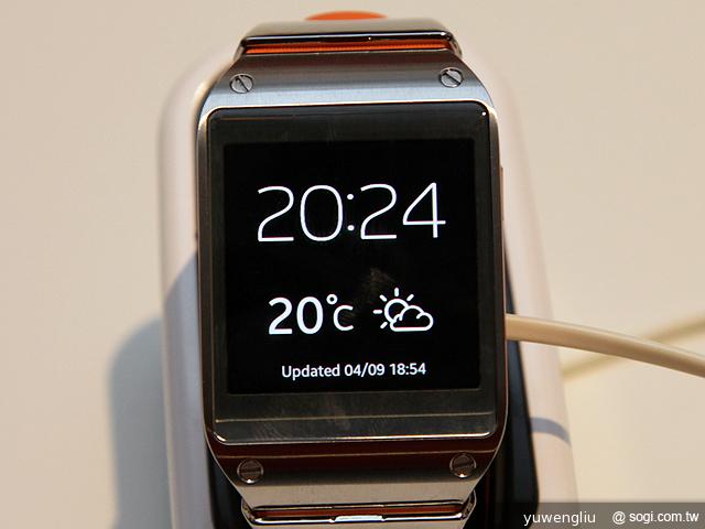 SAMSUNG GALAXY Gear智慧手錶動手玩【IFA 2013】