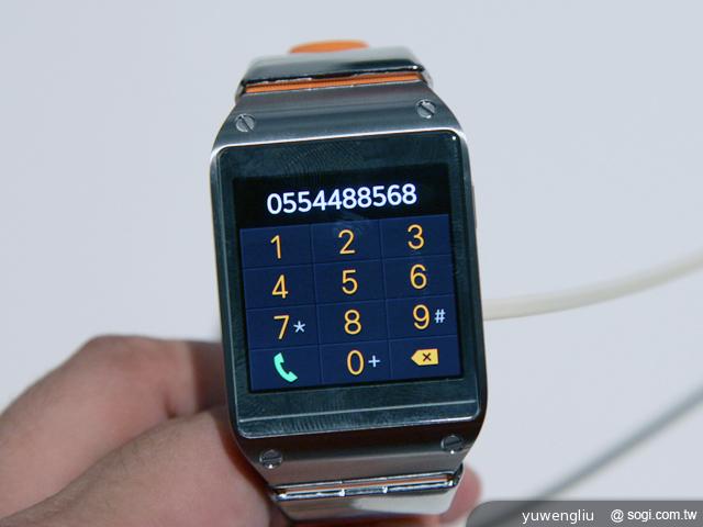 SAMSUNG GALAXY Gear智慧手錶動手玩【IFA 2013】