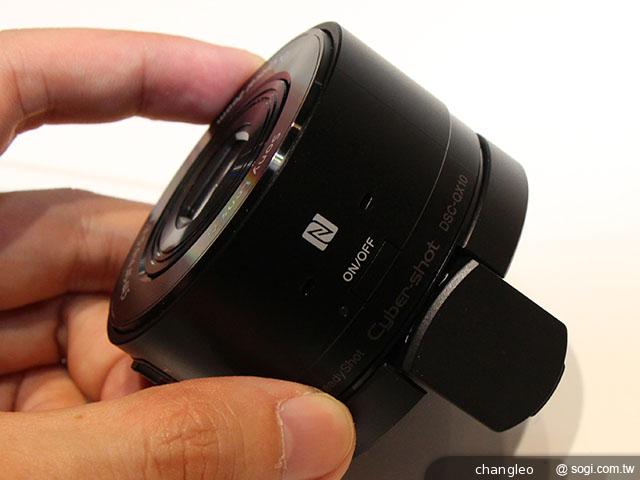 Sony發表DSC-QX100、QX10鏡頭組 手機與平板能使用【IFA 2013】