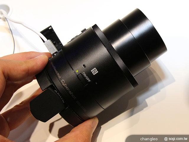 Sony發表DSC-QX100、QX10鏡頭組 手機與平板能使用【IFA 2013】