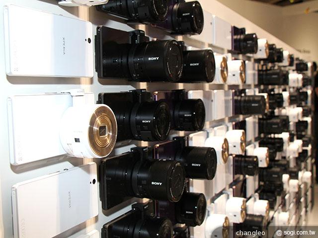 Sony發表DSC-QX100、QX10鏡頭組 手機與平板能使用【IFA 2013】