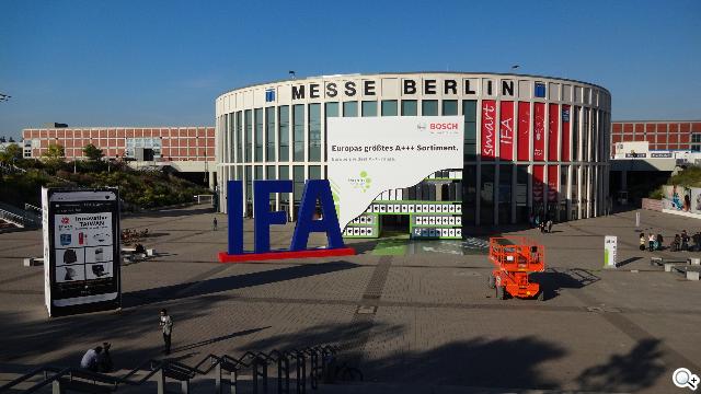 Sony DSC-QX10外掛鏡頭 德國實拍速測【IFA 2013】