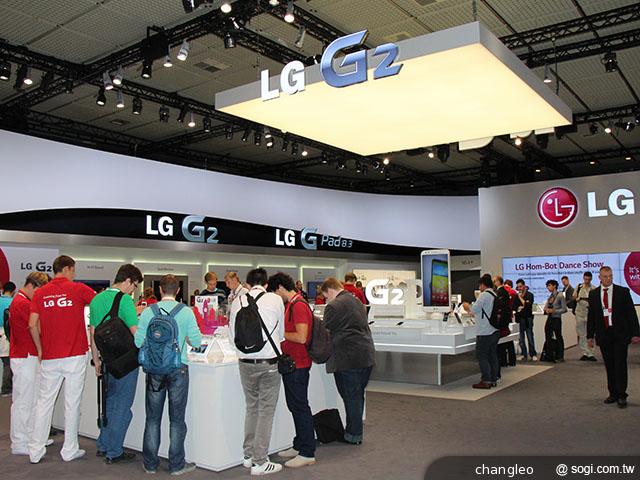 柏林電子展 樂金力推旗艦手機LG G2【IFA 2013】