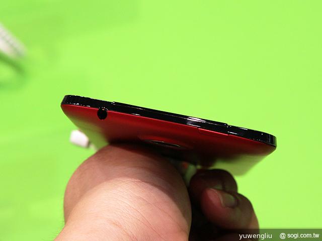可4K錄影 Acer Liquid S2六吋機動手玩【IFA 2013】