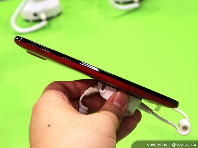 可4K錄影 Acer Liquid S2六吋機動手玩【IFA 2013】