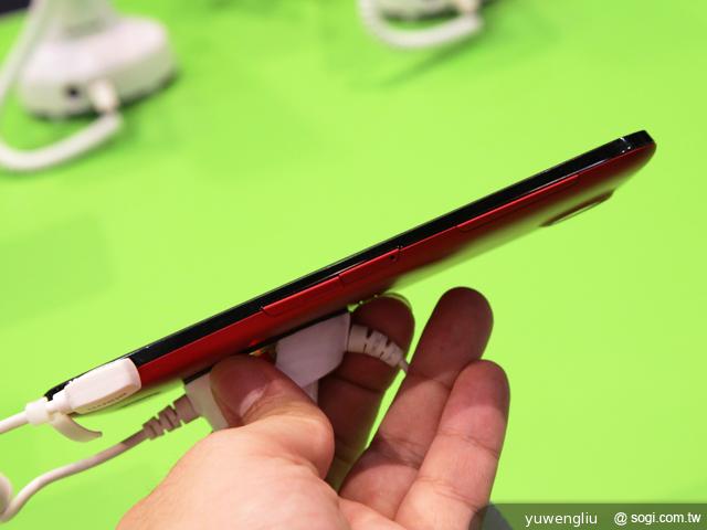 可4K錄影 Acer Liquid S2六吋機動手玩【IFA 2013】