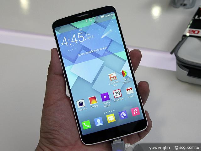 Alcatel Hero、Evo 8HD等5款OneTouch新機動手玩【IFA 2013】