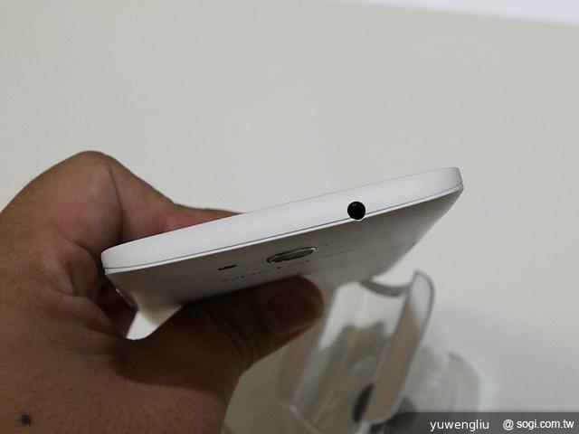 Alcatel Hero、Evo 8HD等5款OneTouch新機動手玩【IFA 2013】