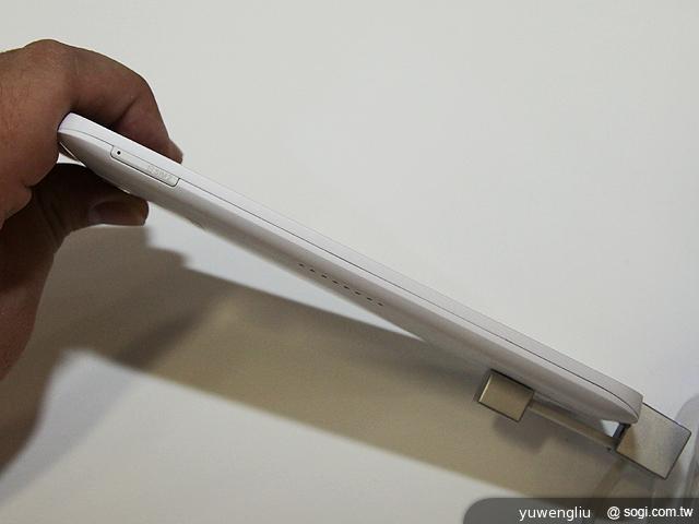 Alcatel Hero、Evo 8HD等5款OneTouch新機動手玩【IFA 2013】