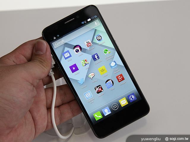 Alcatel Hero、Evo 8HD等5款OneTouch新機動手玩【IFA 2013】