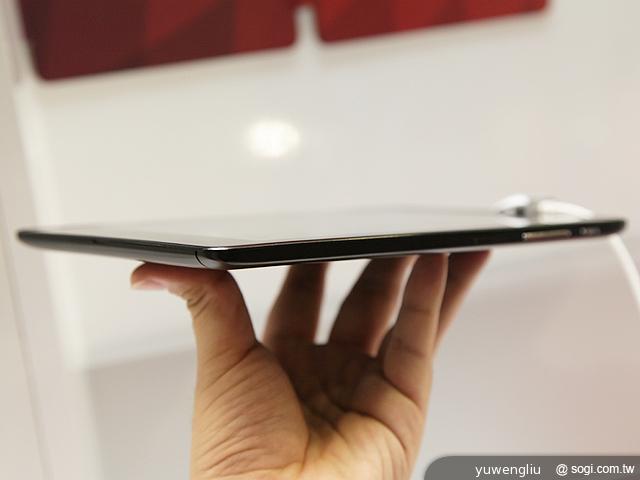 Alcatel Hero、Evo 8HD等5款OneTouch新機動手玩【IFA 2013】