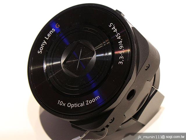 Sony QX10、QX100相機定價出爐 十月登台 Sony QX10、QX100相機定價出爐 十月登台