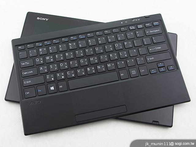 索尼首款微軟純平板Sony VAIO Tap 11 纖薄登場
