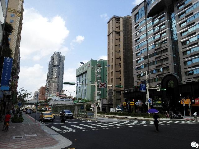 索尼首款微軟純平板Sony VAIO Tap 11 纖薄登場