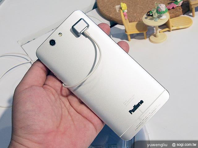 ASUS發表新款PadFone Infinity 單機18990起 ASUS發表新款PadFone Infinity 單機18990起