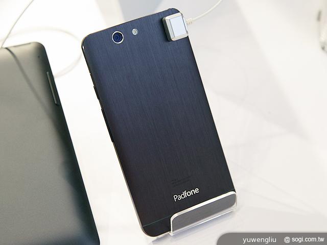 ASUS發表新款PadFone Infinity 單機18990起 ASUS發表新款PadFone Infinity 單機18990起
