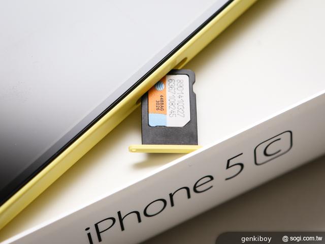 iPhone 5C 宛如裝上保護殼的蘋果手機