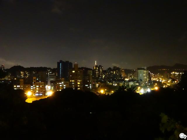 Sony DSC-QX10外掛式相機 補足手機、平板拍照功能 Sony DSC-QX10外掛式相機 補足手機、平板拍照功能