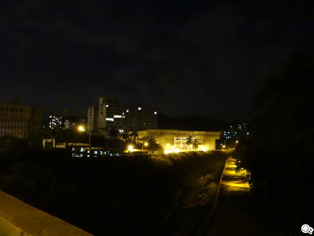 Sony DSC-QX10外掛式相機 補足手機、平板拍照功能 Sony DSC-QX10外掛式相機 補足手機、平板拍照功能