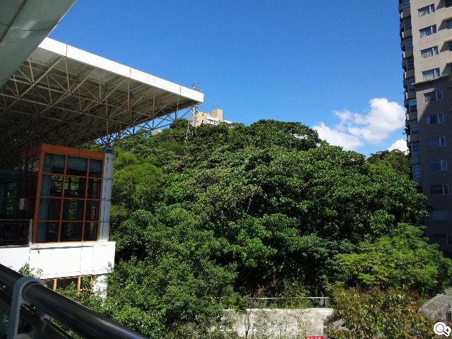 Sony DSC-QX10外掛式相機 補足手機、平板拍照功能 Sony DSC-QX10外掛式相機 補足手機、平板拍照功能