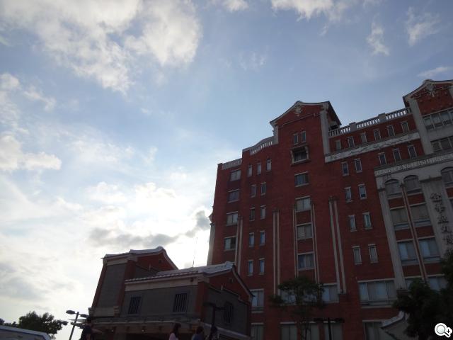 Sony DSC-QX10外掛式相機 補足手機、平板拍照功能 Sony DSC-QX10外掛式相機 補足手機、平板拍照功能