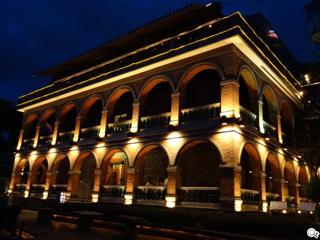 Sony DSC-QX10外掛式相機 補足手機、平板拍照功能 Sony DSC-QX10外掛式相機 補足手機、平板拍照功能