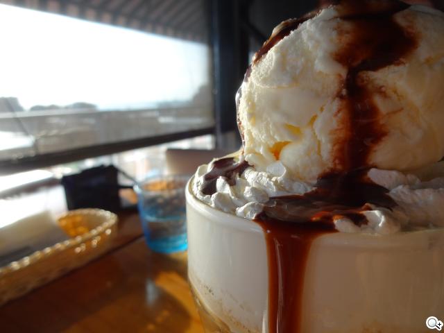 Sony DSC-QX10外掛式相機 補足手機、平板拍照功能 Sony DSC-QX10外掛式相機 補足手機、平板拍照功能