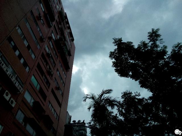 Sony Xperia C雙卡手機 自拍語音導引好逗趣