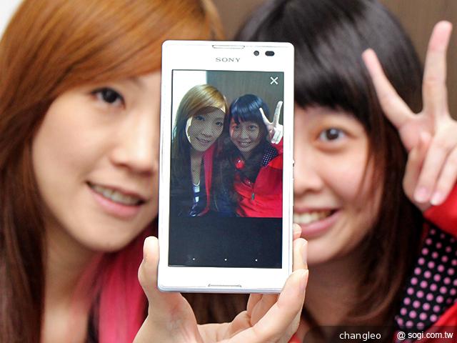 Sony Xperia C雙卡手機 自拍語音導引好逗趣