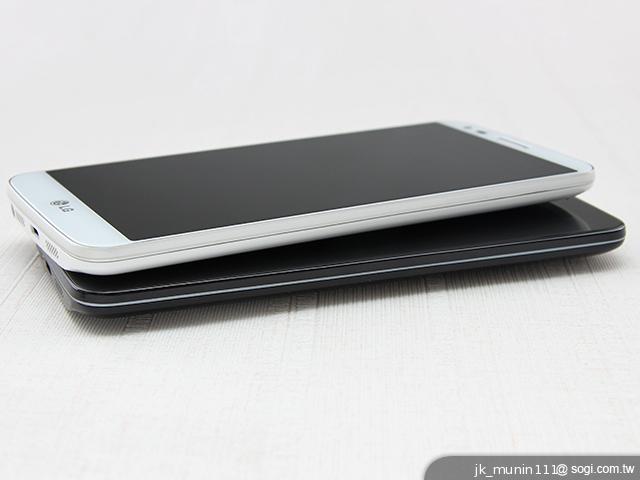 5.2吋樂金旗艦機皇LG G2 後置按鍵獨特體驗