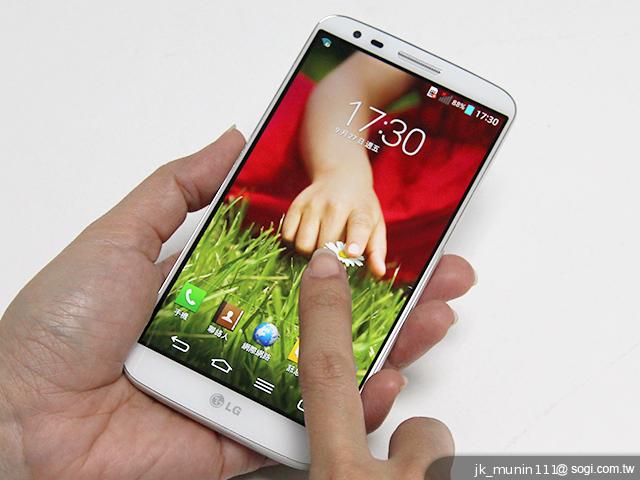 5.2吋樂金旗艦機皇LG G2 後置按鍵獨特體驗
