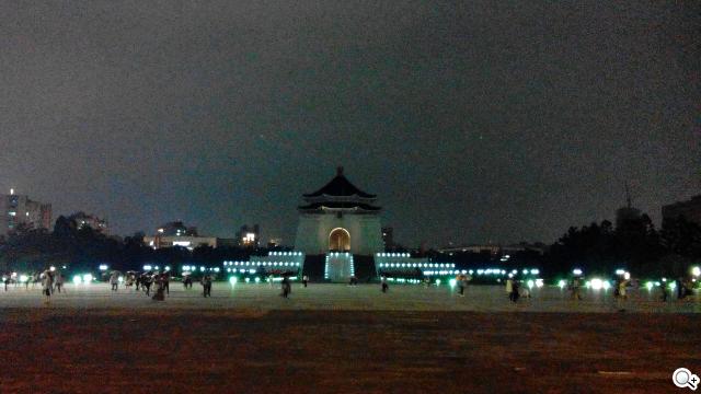 圓潤窄框四核雙卡手機 HUAWEI Ascend G610