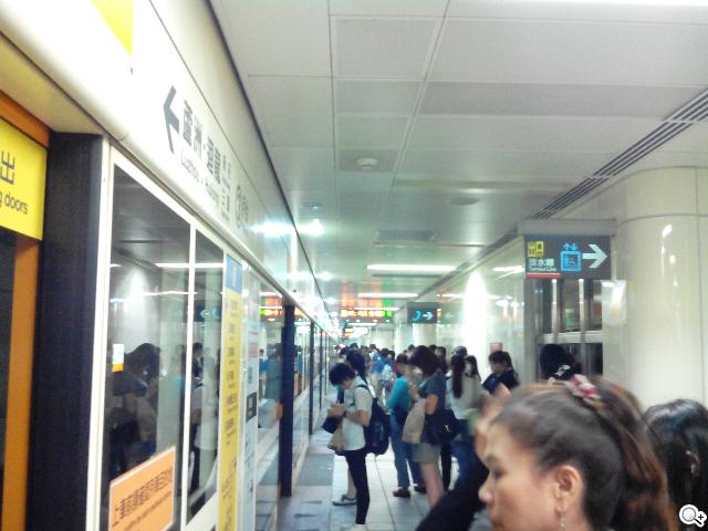 圓潤窄框四核雙卡手機 HUAWEI Ascend G610