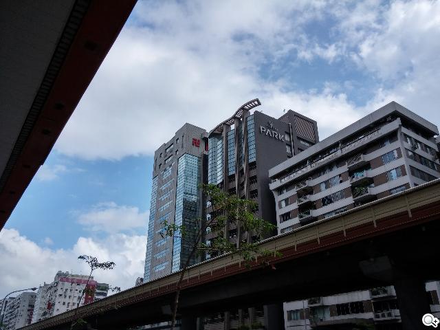 5.2吋樂金旗艦機皇LG G2 後置按鍵獨特體驗