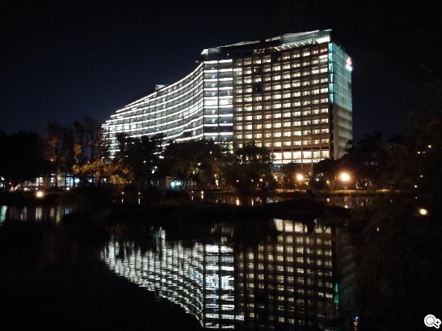 5.2吋樂金旗艦機皇LG G2 後置按鍵獨特體驗