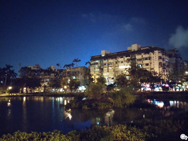 5.2吋樂金旗艦機皇LG G2 後置按鍵獨特體驗