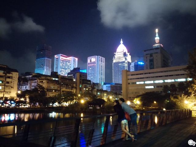 5.2吋樂金旗艦機皇LG G2 後置按鍵獨特體驗