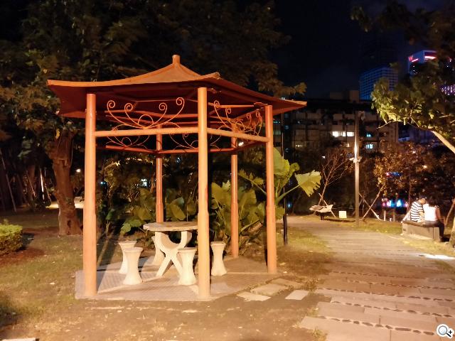 5.2吋樂金旗艦機皇LG G2 後置按鍵獨特體驗