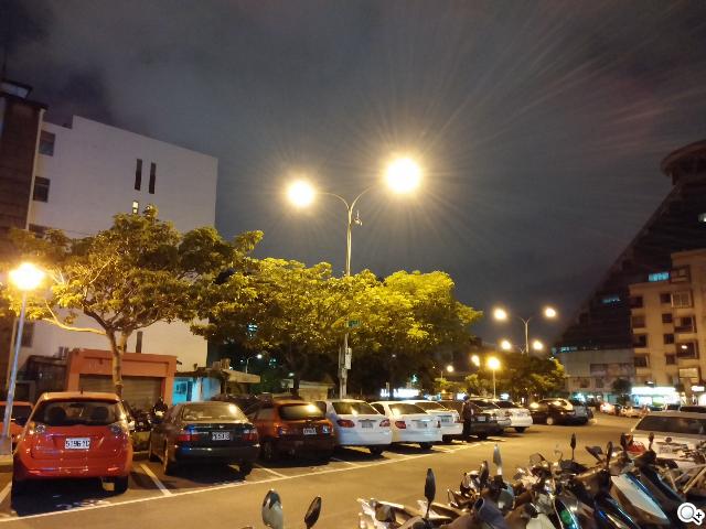 5.2吋樂金旗艦機皇LG G2 後置按鍵獨特體驗