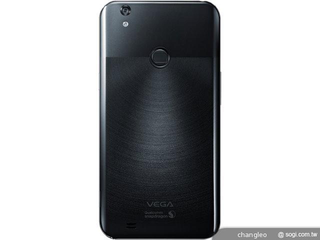 泛泰Vega Secret Note發表 大螢幕、可指紋辨識