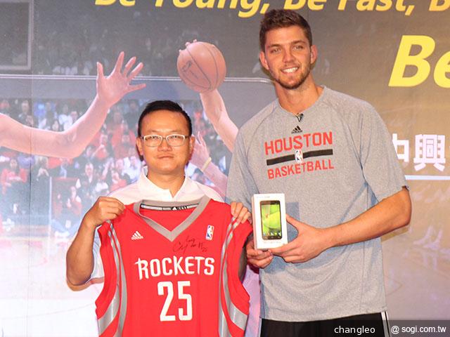 ZTE啟動運動行銷 找上火箭隊 Grand S、Memo 5S登台