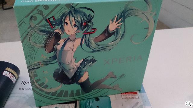 歌姬降臨！初音版Sony Xperia A SO-04E實測