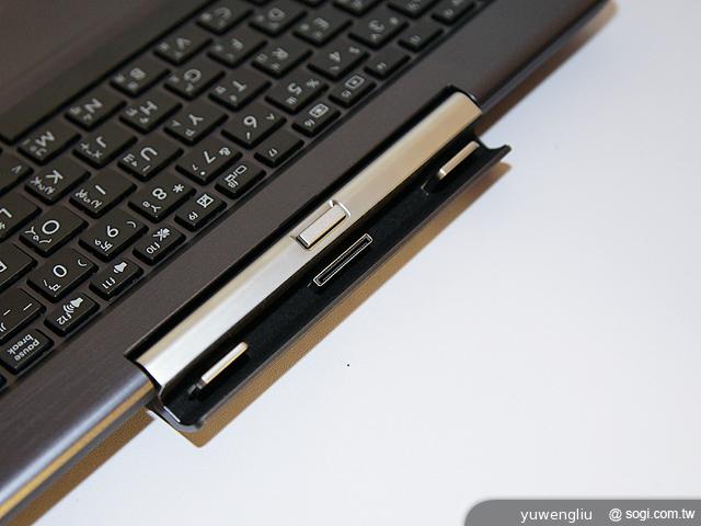 Win8.1變形筆電ASUS T100發表 T300、Trio售價公布 Win8.1變形筆電ASUS T100發表 T300、Trio售價公布